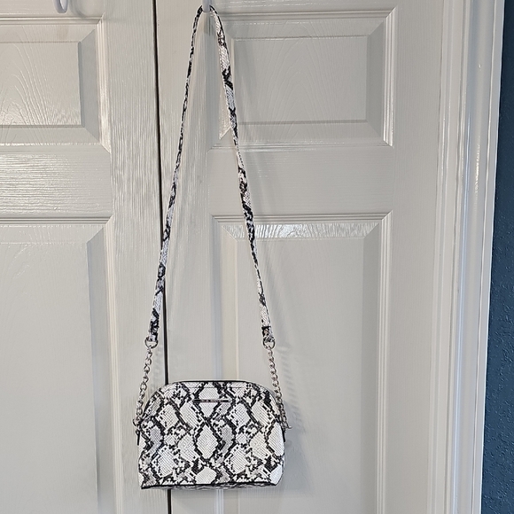 Steve Madden Snakeskin Maggie Crossbody Black & White EUC - Picture 4 of 12